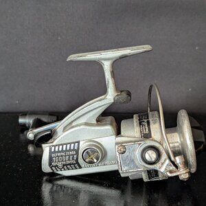 Vintage working Olympic Zebra 1500 Spinning Reel